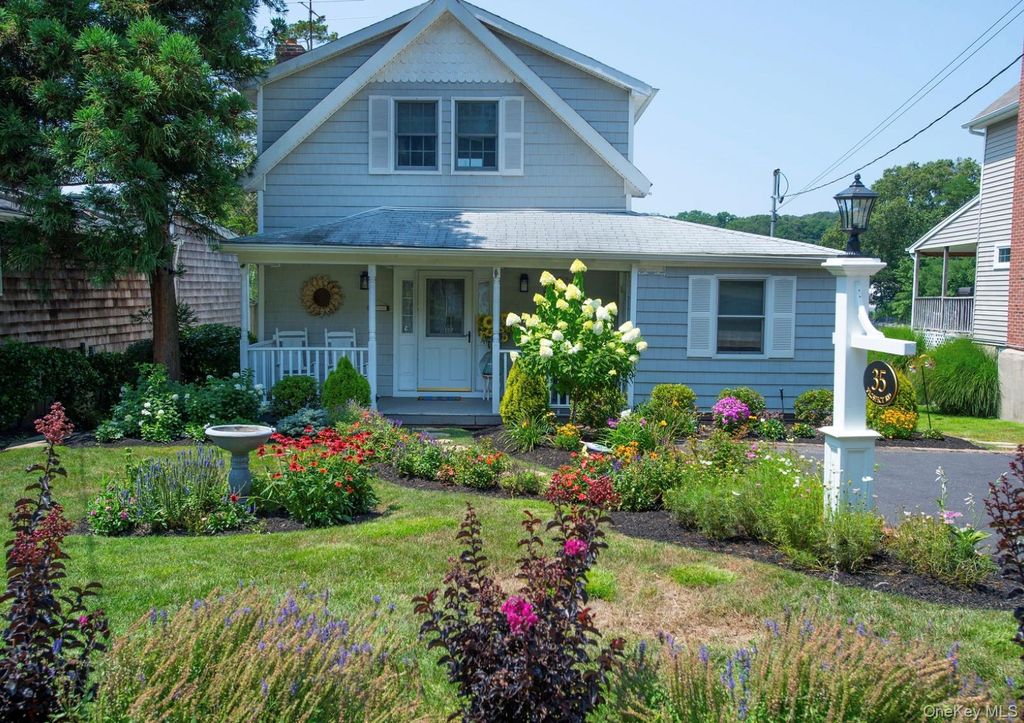 35 Prospect Road, Centerport, NY 11721