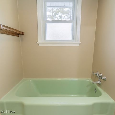 3198 Erhart Road, Litchfield, OH 44253