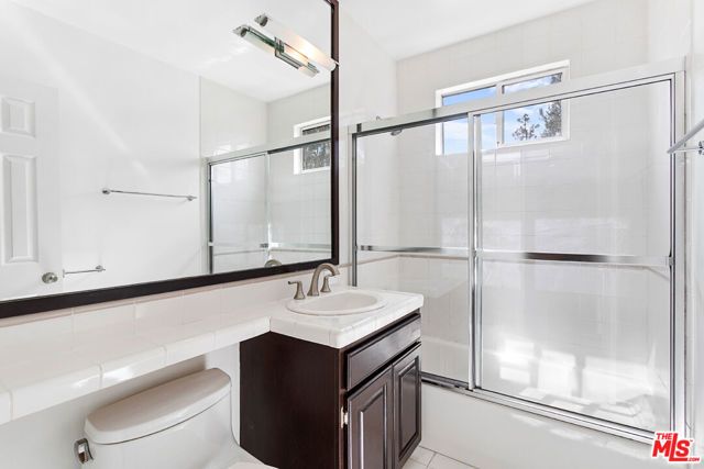 2002 4th Street 304, Santa Monica, CA 90405
