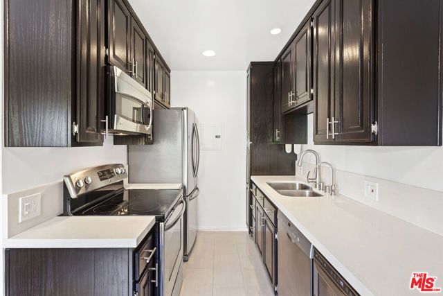 2002 4th Street 304, Santa Monica, CA 90405