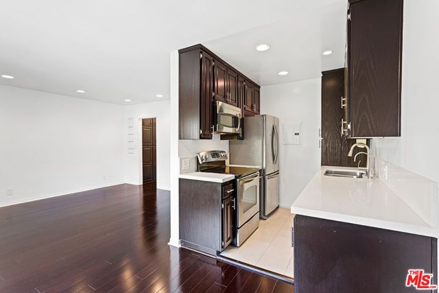 2002 4th Street 304, Santa Monica, CA 90405