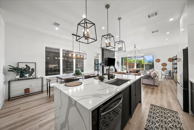 2132 Hondo Avenue, Dallas, TX 75219