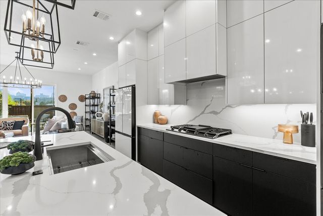 2132 Hondo Avenue, Dallas, TX 75219