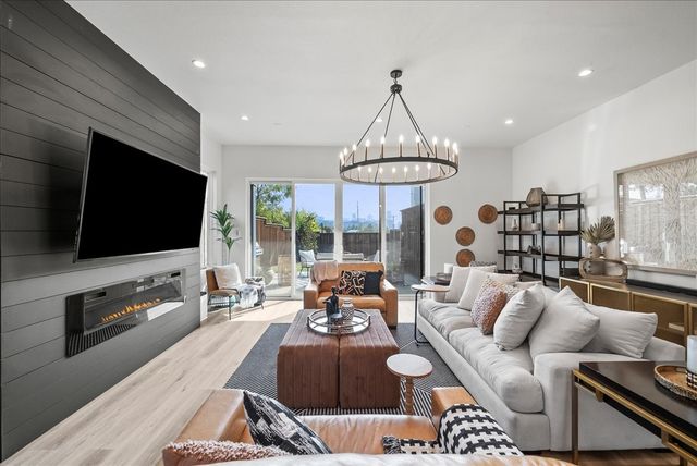 2132 Hondo Avenue, Dallas, TX 75219