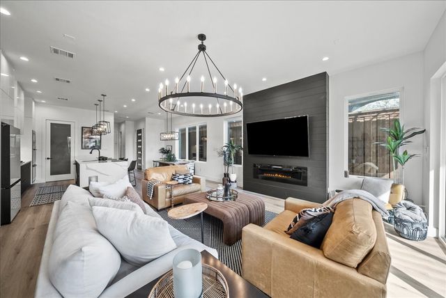 2132 Hondo Avenue, Dallas, TX 75219