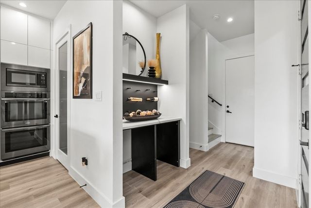 2132 Hondo Avenue, Dallas, TX 75219