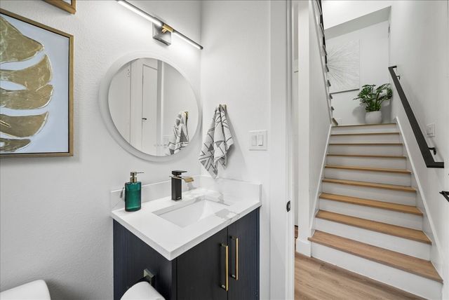 2132 Hondo Avenue, Dallas, TX 75219