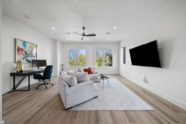 2132 Hondo Avenue, Dallas, TX 75219