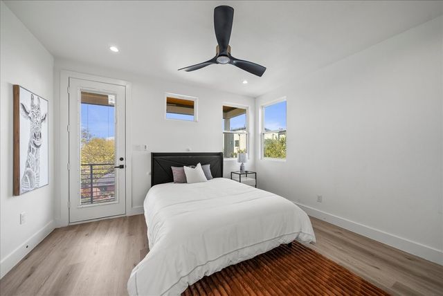 2132 Hondo Avenue, Dallas, TX 75219