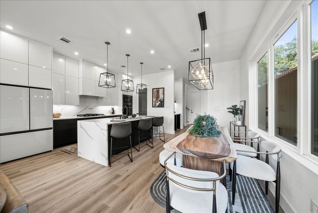 2132 Hondo Avenue, Dallas, TX 75219