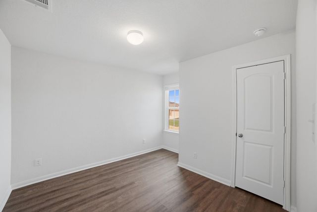 5017 Cressler LN 28G, Jarrell, TX 76537