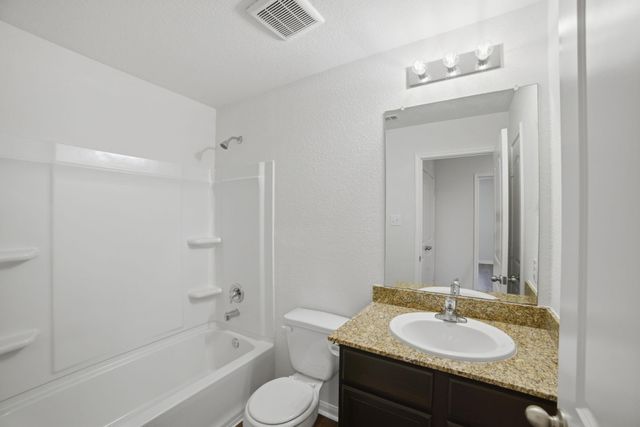 5017 Cressler LN 28G, Jarrell, TX 76537