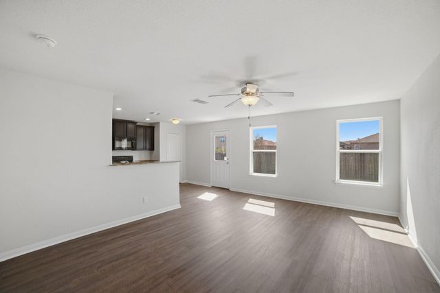 5017 Cressler LN 28G, Jarrell, TX 76537