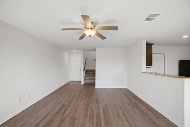 5017 Cressler LN 28G, Jarrell, TX 76537