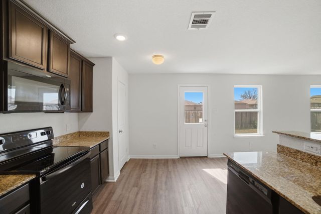 5017 Cressler LN 28G, Jarrell, TX 76537