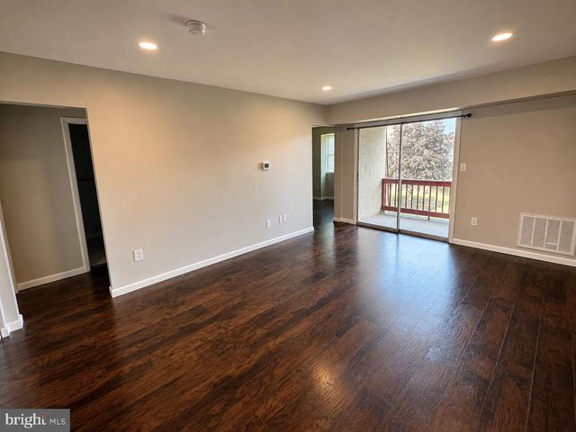 1230 LIBERTE CT, Burlington, NJ 08016