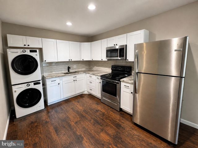1230 LIBERTE CT, Burlington, NJ 08016