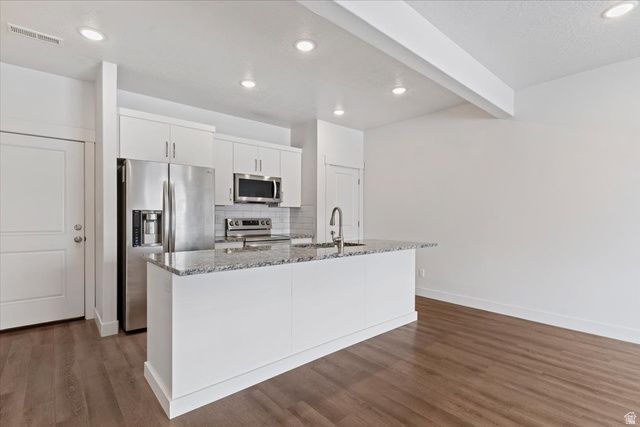 433 S 1580 E, Hyrum, UT 84319