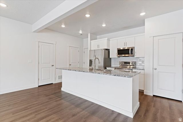 433 S 1580 E, Hyrum, UT 84319