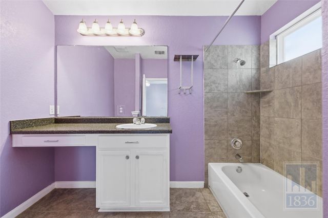 432 Thunderstorm Ave, Lockhart, TX 78644