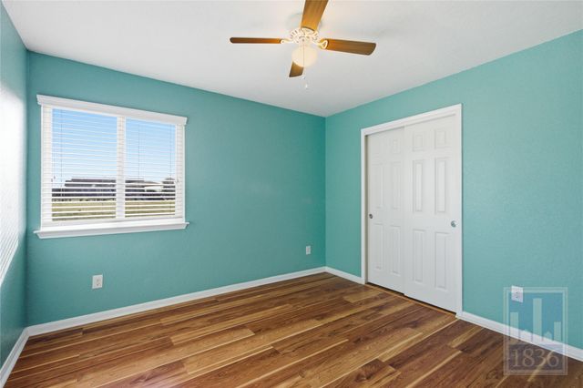 432 Thunderstorm Ave, Lockhart, TX 78644