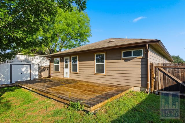 432 Thunderstorm Ave, Lockhart, TX 78644