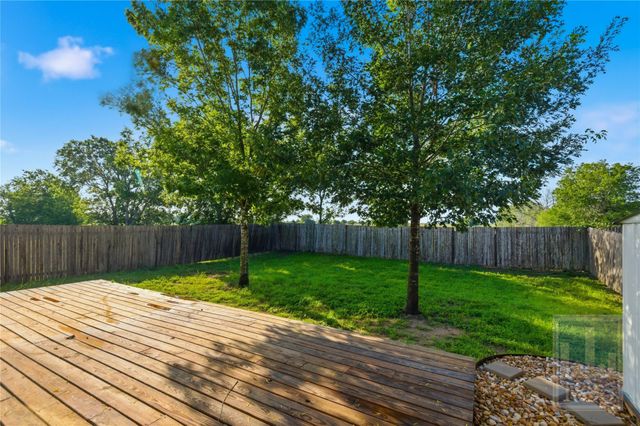 432 Thunderstorm Ave, Lockhart, TX 78644