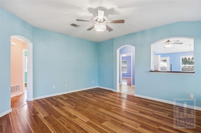 432 Thunderstorm Ave, Lockhart, TX 78644