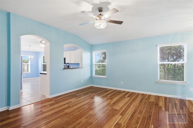 432 Thunderstorm Ave, Lockhart, TX 78644