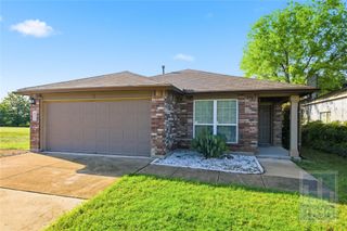 432 Thunderstorm Ave, Lockhart, TX 78644