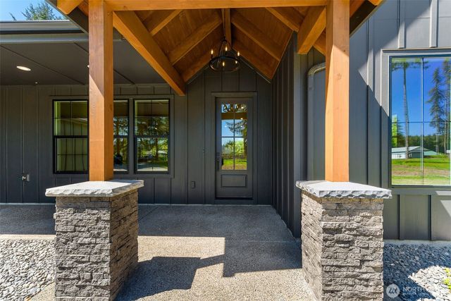 130 Gassman Road, Castle Rock, WA 98611