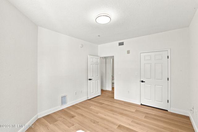 8539 GATE Parkway 9220, Jacksonville, FL 32216