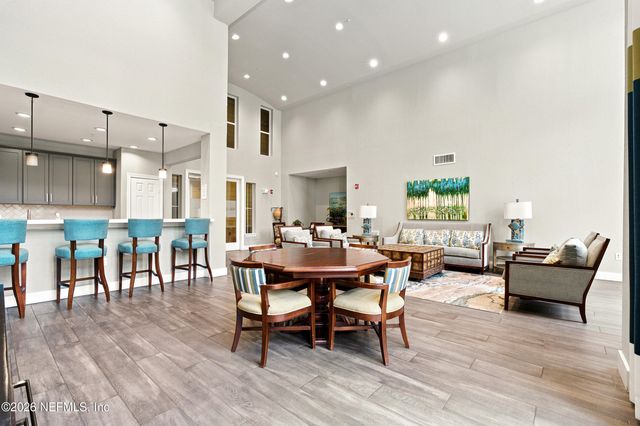 8539 GATE Parkway 9220, Jacksonville, FL 32216