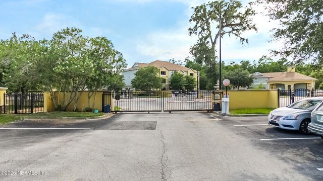 8539 GATE Parkway 9220, Jacksonville, FL 32216
