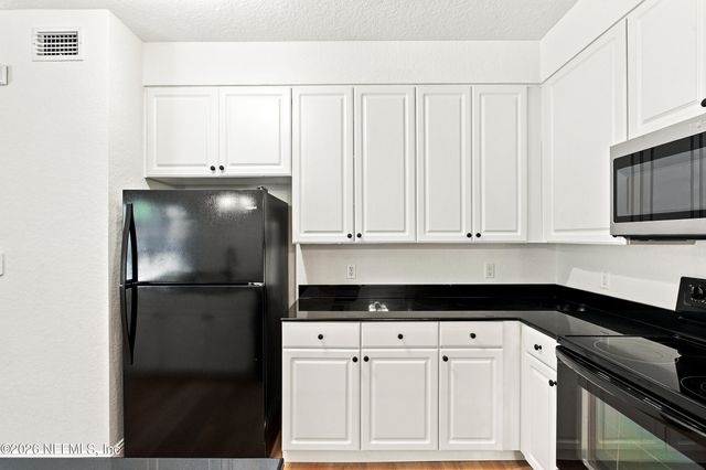 8539 GATE Parkway 9220, Jacksonville, FL 32216