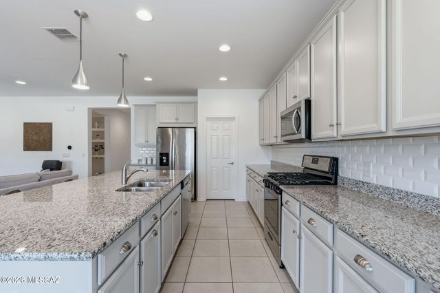 14162 N Silverleaf Lane, Marana, AZ 85658