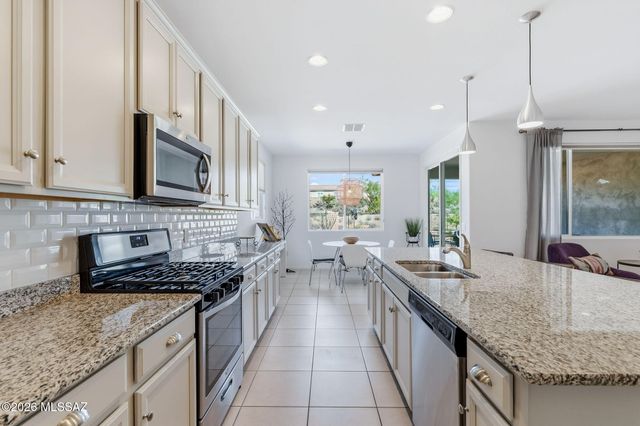 14162 N Silverleaf Lane, Marana, AZ 85658