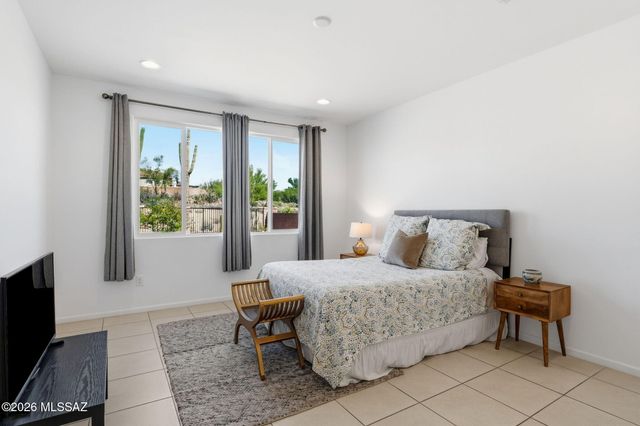 14162 N Silverleaf Lane, Marana, AZ 85658