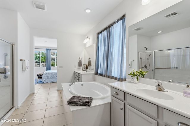 14162 N Silverleaf Lane, Marana, AZ 85658
