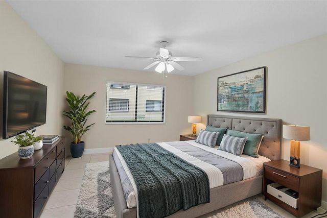 434 Lakeview Dr 105, Weston, FL 33326
