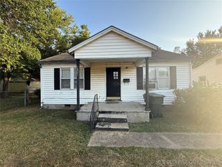 1809 Delaware, Muskogee, OK 74403