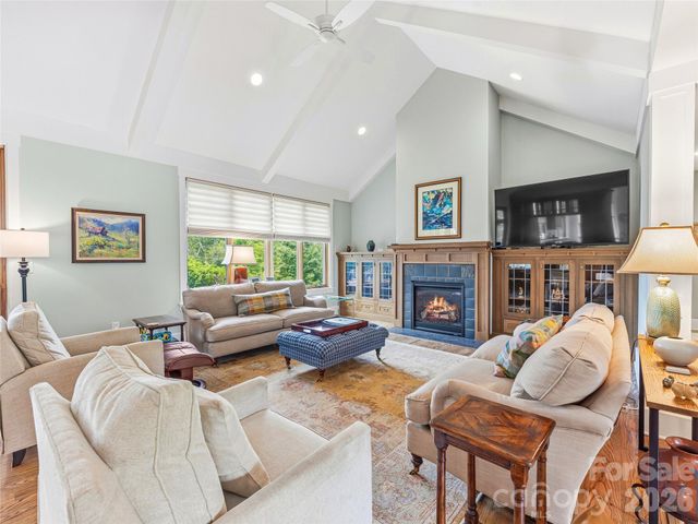 266 Stratford Road, Asheville, NC 28804