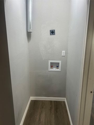 3705 Ellsmere Court, Fort Worth, TX 76103