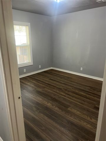 3705 Ellsmere Court, Fort Worth, TX 76103