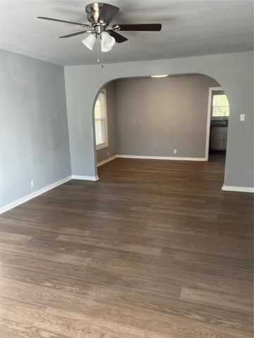 3705 Ellsmere Court, Fort Worth, TX 76103