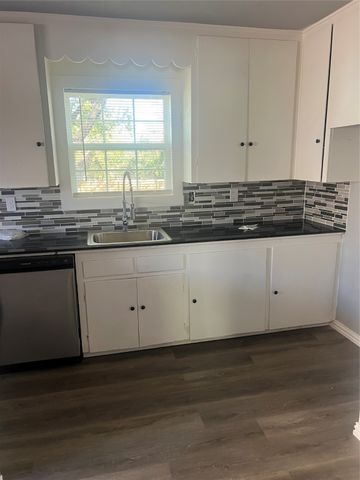 3705 Ellsmere Court, Fort Worth, TX 76103