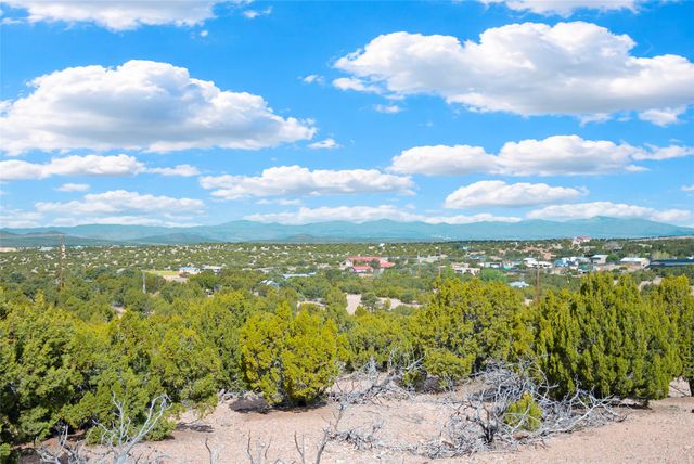 1864 Paseo De Las Vistas, Santa Fe, NM 87507