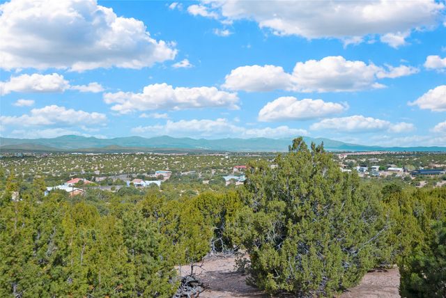 1864 Paseo De Las Vistas, Santa Fe, NM 87507