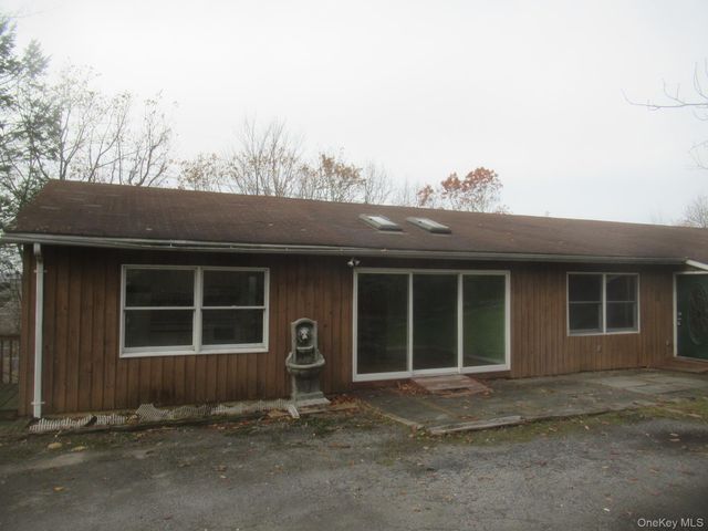 64 Hillside View Road, Mahopac, NY 10541