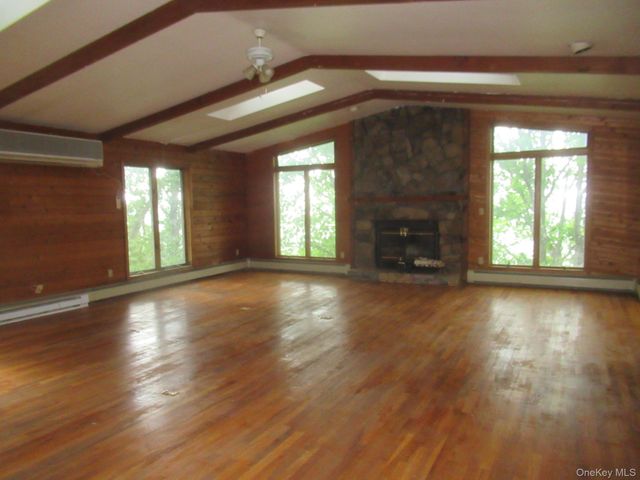 64 Hillside View Road, Mahopac, NY 10541